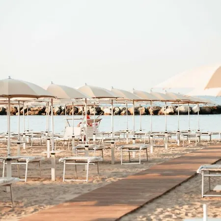 Fabius Hotell 3*