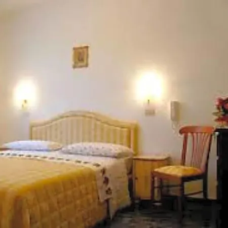 Hotell Fabius 3*