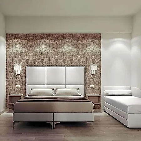 Fabius Hotell 3*